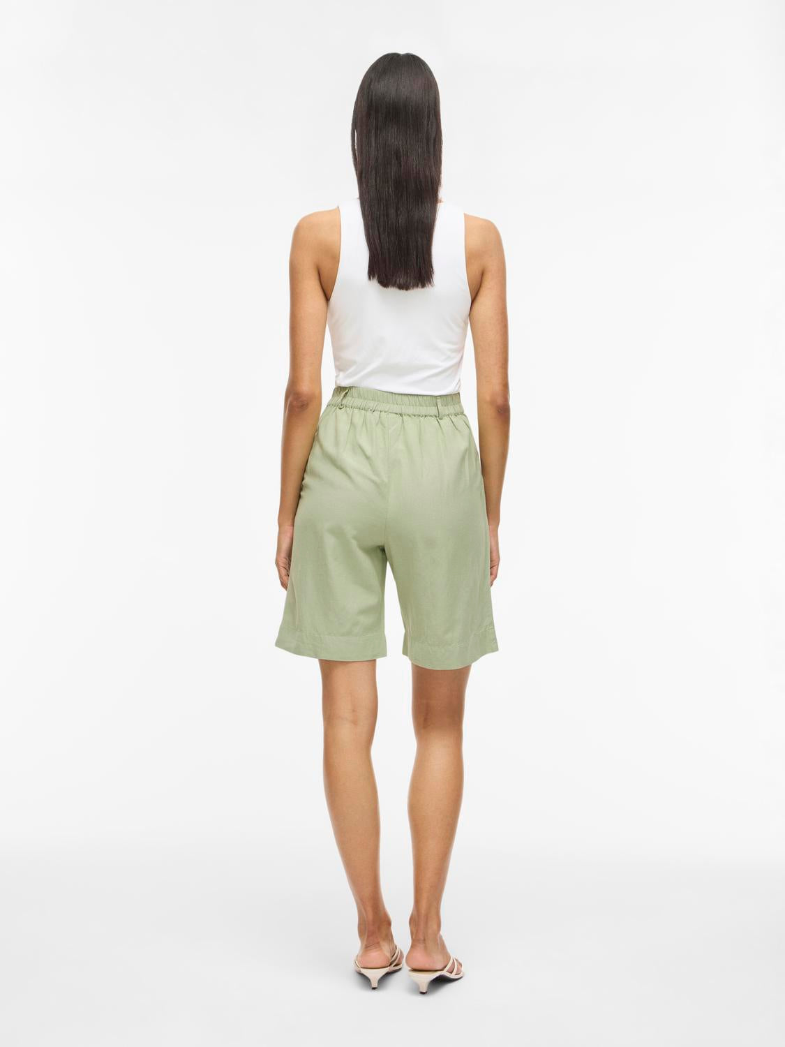 model_shot-back